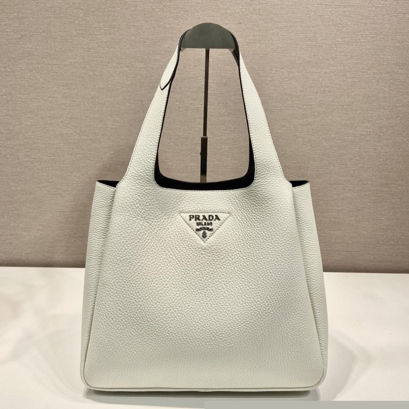 Pra*a shopping bags